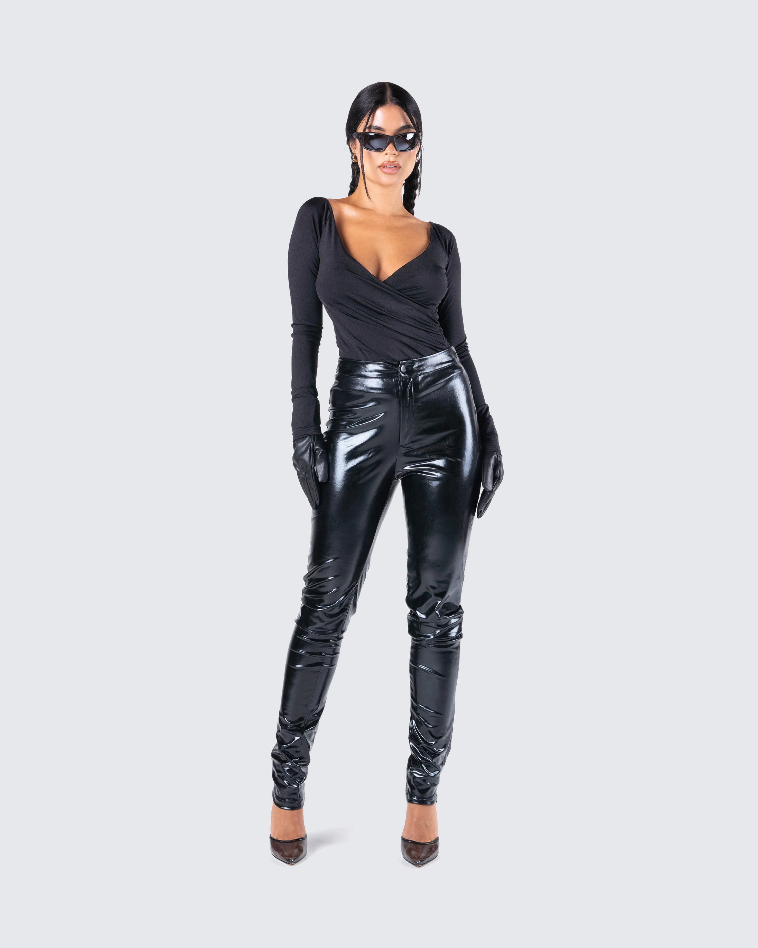Cait Off Shoulder Top & Gloves