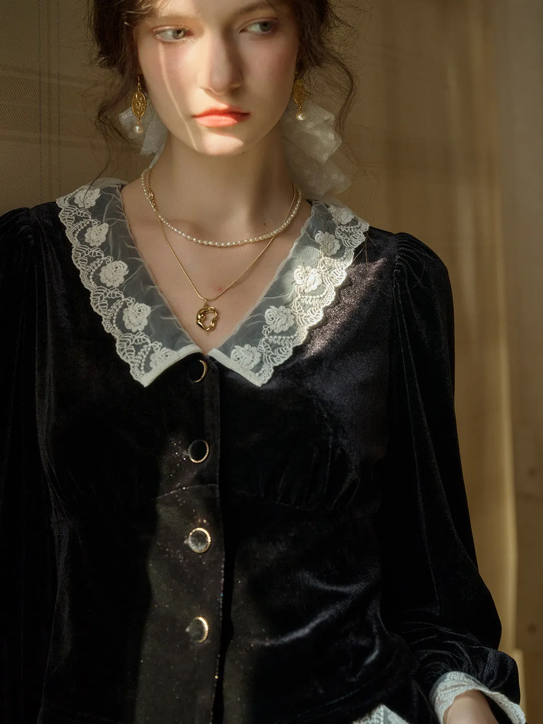 Megan Contrast Lace Lapel And Cuffs Lace Splicing Velvet Blouse